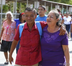 Presos reciben perdón presidencial de convivencia familiar en el día del Amor y la Amistad