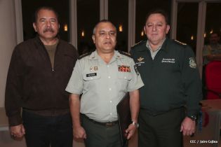 Daniel clausura IX Curso Anual en Defensa y Seguridad del Ejército