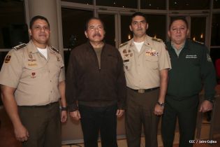 Daniel clausura IX Curso Anual en Defensa y Seguridad del Ejército