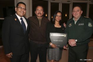 Daniel clausura IX Curso Anual en Defensa y Seguridad del Ejército