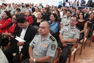 Daniel clausura IX Curso Anual en Defensa y Seguridad del Ejército