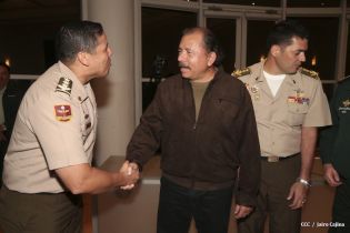 Daniel clausura IX Curso Anual en Defensa y Seguridad del Ejército