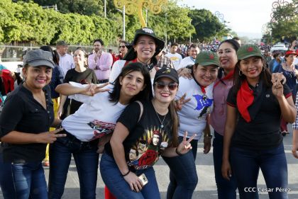 Comandante Eterno de la Patria Grande, el Hombre, el Ser Humano del Amor Gigante, Hugo Chávez Frías