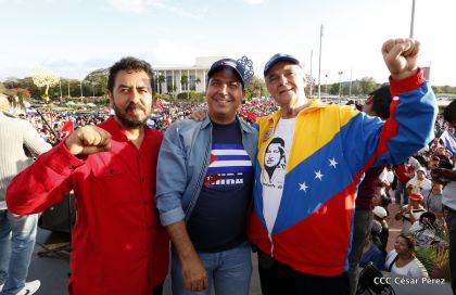 Comandante Eterno de la Patria Grande, el Hombre, el Ser Humano del Amor Gigante, Hugo Chávez Frías