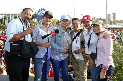 Comandante Eterno de la Patria Grande, el Hombre, el Ser Humano del Amor Gigante, Hugo Chávez Frías