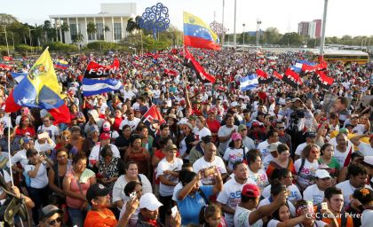 Comandante Eterno de la Patria Grande, el Hombre, el Ser Humano del Amor Gigante, Hugo Chávez Frías