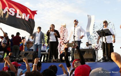 Comandante Eterno de la Patria Grande, el Hombre, el Ser Humano del Amor Gigante, Hugo Chávez Frías