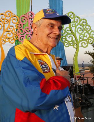 Comandante Eterno de la Patria Grande, el Hombre, el Ser Humano del Amor Gigante, Hugo Chávez Frías