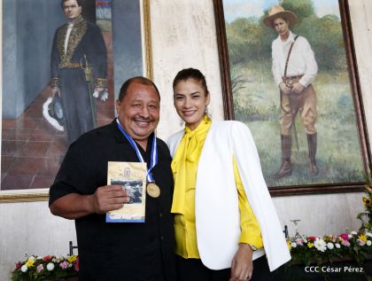 Entrega de la orden municipal año del bicentenario de la Real Villa de Managua 1819-2019