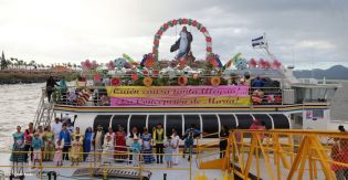 Miles asisten a la celebración de la Purísima Acuática