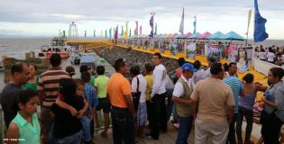 Miles asisten a la celebración de la Purísima Acuática