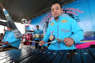 Miles asisten a la celebración de la Purísima Acuática