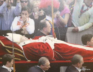 14 Aniversario de la partida a otro Plano de Vida de San Juan Pablo II