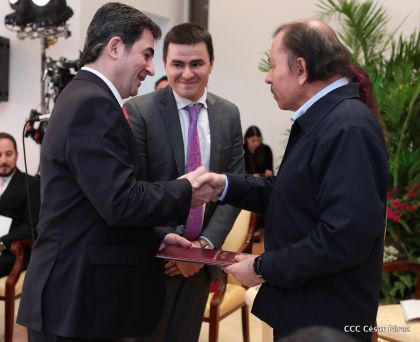 Presentación de Cartas Credenciales de 13 embajadores de países hermanos