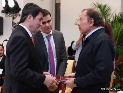 Presentación de Cartas Credenciales de 13 embajadores de países hermanos