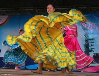 Miles asisten a la celebración de la Purísima Acuática