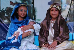 Miles asisten a la celebración de la Purísima Acuática