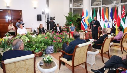 Presentación de Cartas Credenciales de 13 embajadores de países hermanos
