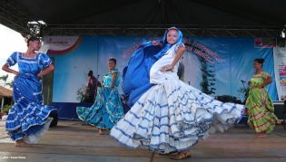 Miles asisten a la celebración de la Purísima Acuática