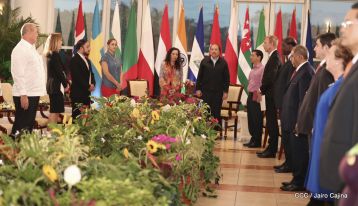 Presentación de Cartas Credenciales de 13 embajadores de países hermanos