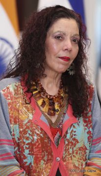 Presentación de Cartas Credenciales de 13 embajadores de países hermanos