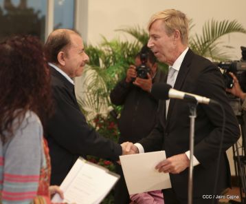 Presentación de Cartas Credenciales de 13 embajadores de países hermanos