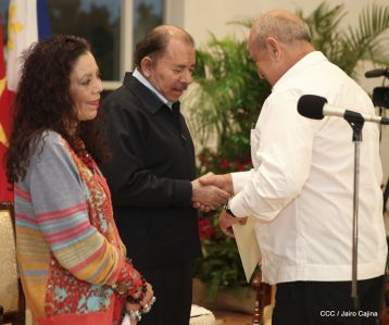 Presentación de Cartas Credenciales de 13 embajadores de países hermanos