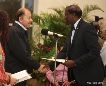 Presentación de Cartas Credenciales de 13 embajadores de países hermanos