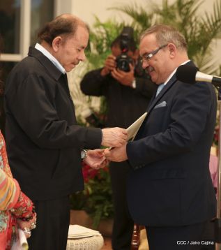 Presentación de Cartas Credenciales de 13 embajadores de países hermanos