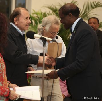 Presentación de Cartas Credenciales de 13 embajadores de países hermanos