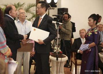 Presentación de Cartas Credenciales de 13 embajadores de países hermanos