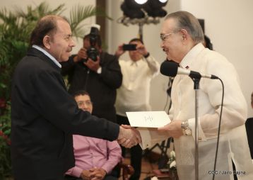 Presentación de Cartas Credenciales de 13 embajadores de países hermanos