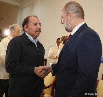 Presentación de Cartas Credenciales de 13 embajadores de países hermanos