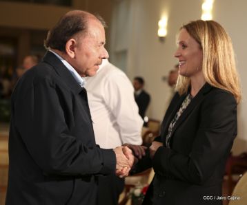 Presentación de Cartas Credenciales de 13 embajadores de países hermanos