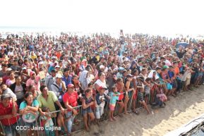 Veraneantes disfrutan de las playas de Pochomil y Masachapa
