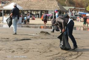Veraneantes disfrutan de las playas de Pochomil y Masachapa