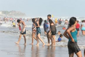 Veraneantes disfrutan de las playas de Pochomil y Masachapa