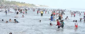 Veraneantes disfrutan de las playas de Pochomil y Masachapa