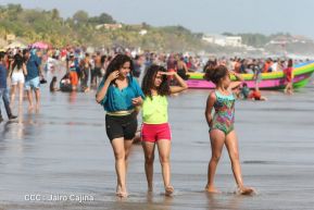 Veraneantes disfrutan de las playas de Pochomil y Masachapa
