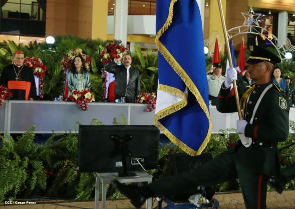 Daniel y Rosario presiden XVIII acto de graduación de cadetes del Ejército