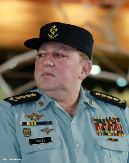 Daniel y Rosario presiden XVIII acto de graduación de cadetes del Ejército