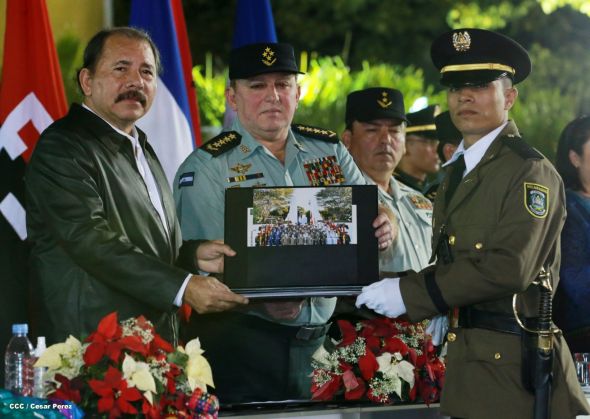 Daniel y Rosario presiden XVIII acto de graduación de cadetes del Ejército