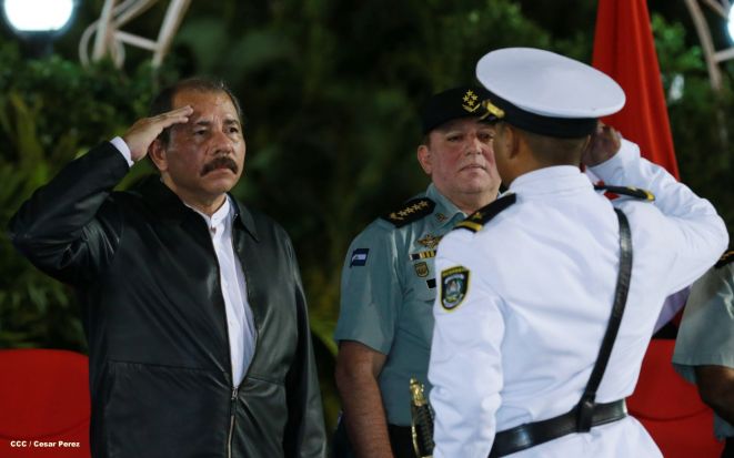 Daniel y Rosario presiden XVIII acto de graduación de cadetes del Ejército