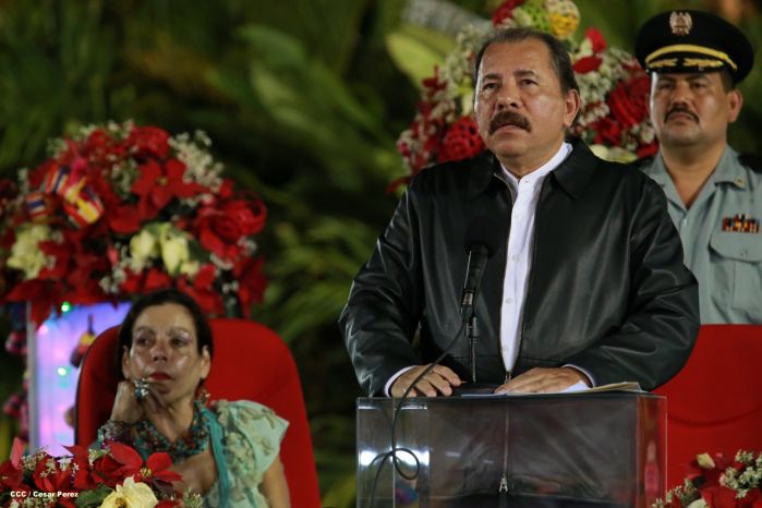 Daniel y Rosario presiden XVIII acto de graduación de cadetes del Ejército