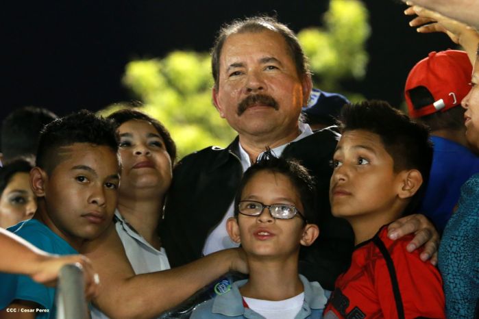 Daniel y Rosario presiden XVIII acto de graduación de cadetes del Ejército