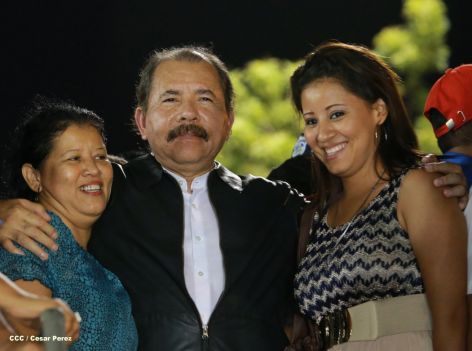 Daniel y Rosario presiden XVIII acto de graduación de cadetes del Ejército