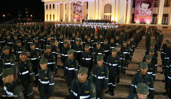 Daniel y Rosario presiden XVIII acto de graduación de cadetes del Ejército