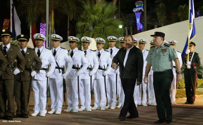 Daniel y Rosario presiden XVIII acto de graduación de cadetes del Ejército