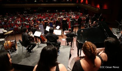 Homenaje a las Madres Nicaragüenses con Música, Canto y Paz