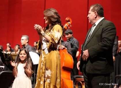 Homenaje a las Madres Nicaragüenses con Música, Canto y Paz